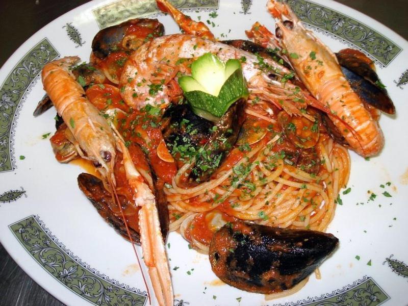 Lago Maggiore 레사 외부 사진