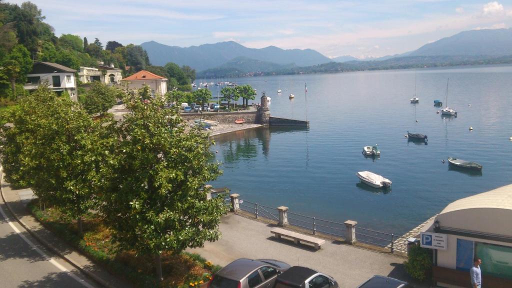 Lago Maggiore 레사 외부 사진